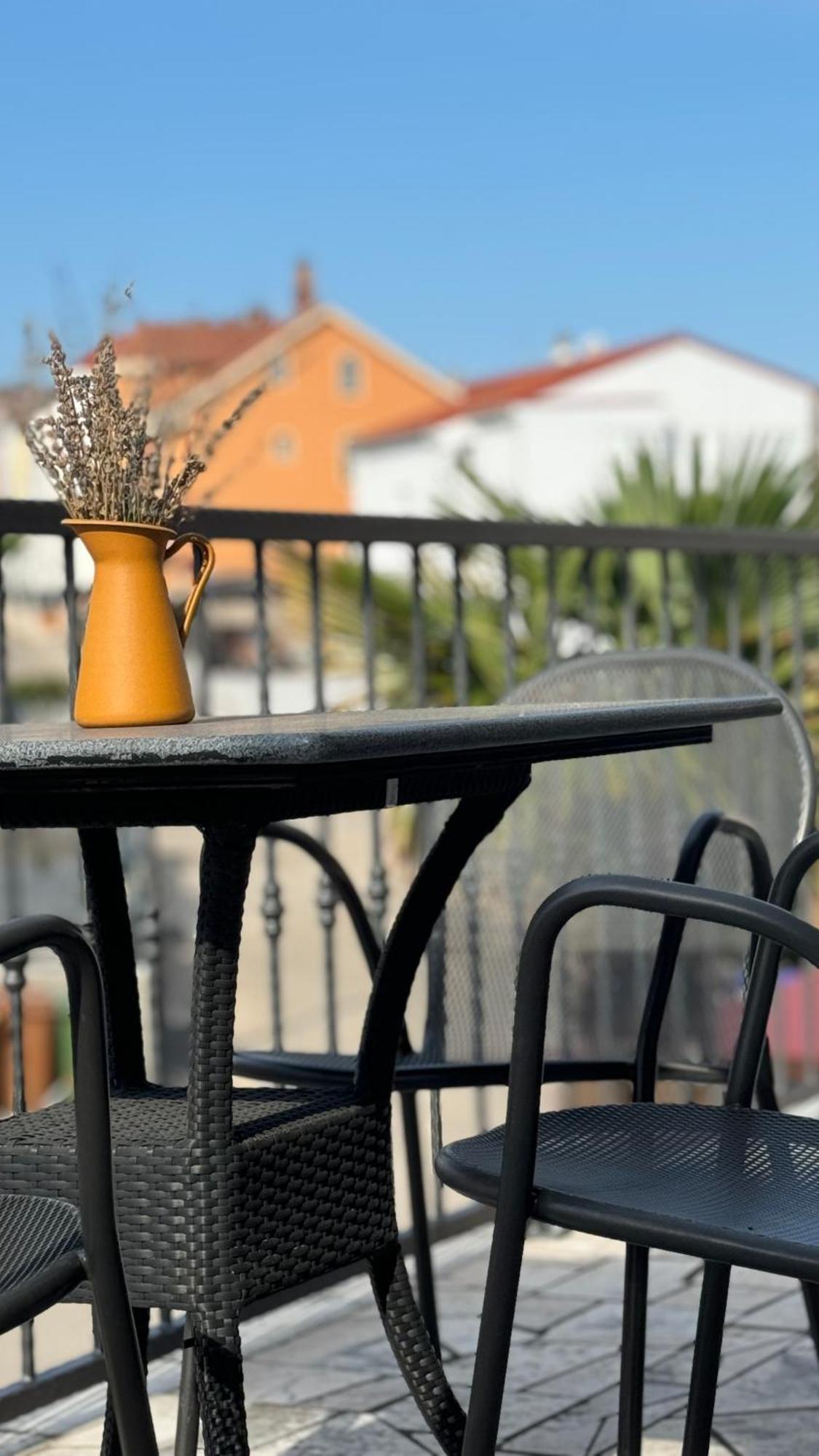 Apartments Ein Haus In Der Sonne Malinska Ngoại thất bức ảnh