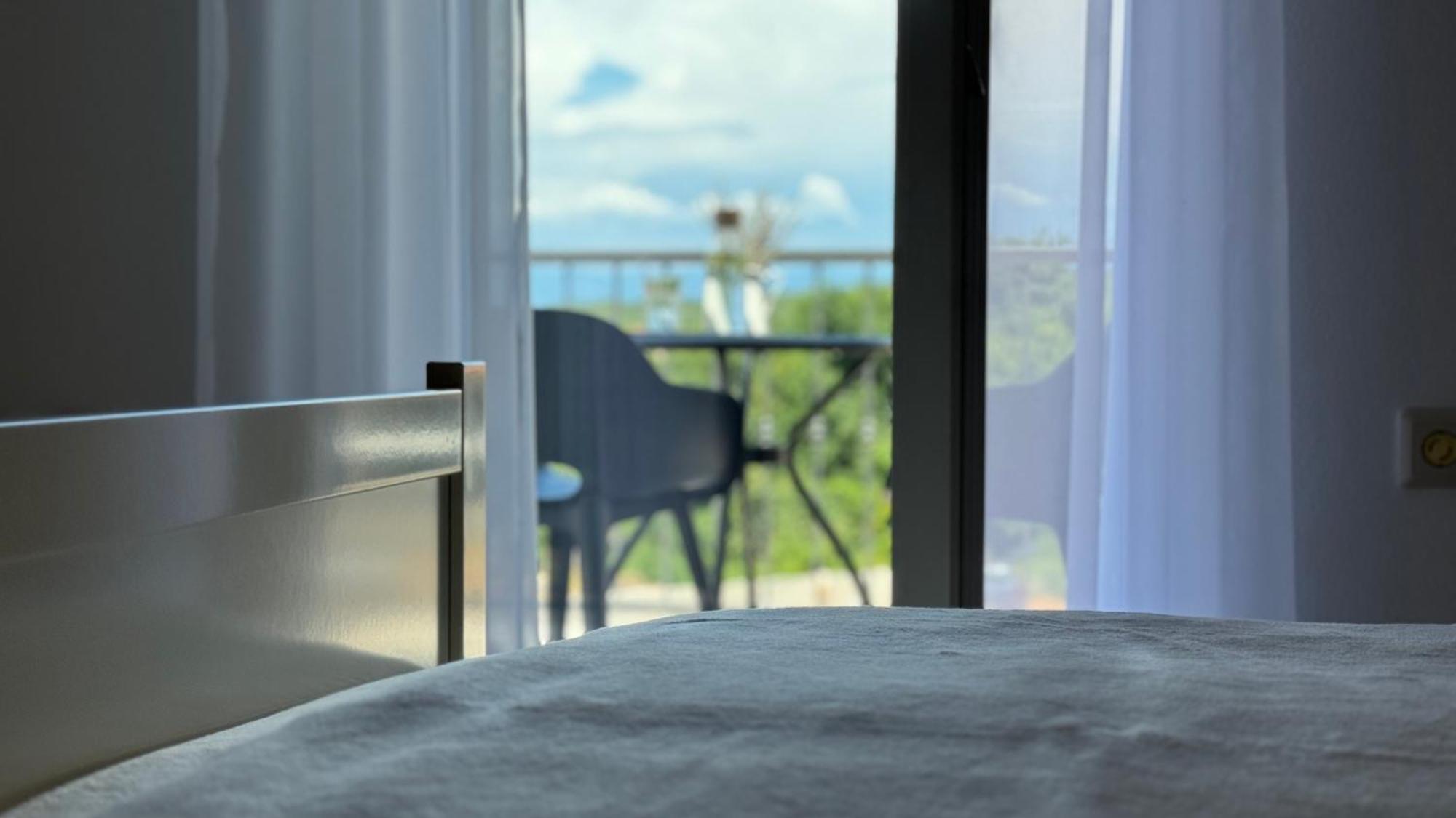 Apartments Ein Haus In Der Sonne Malinska Ngoại thất bức ảnh