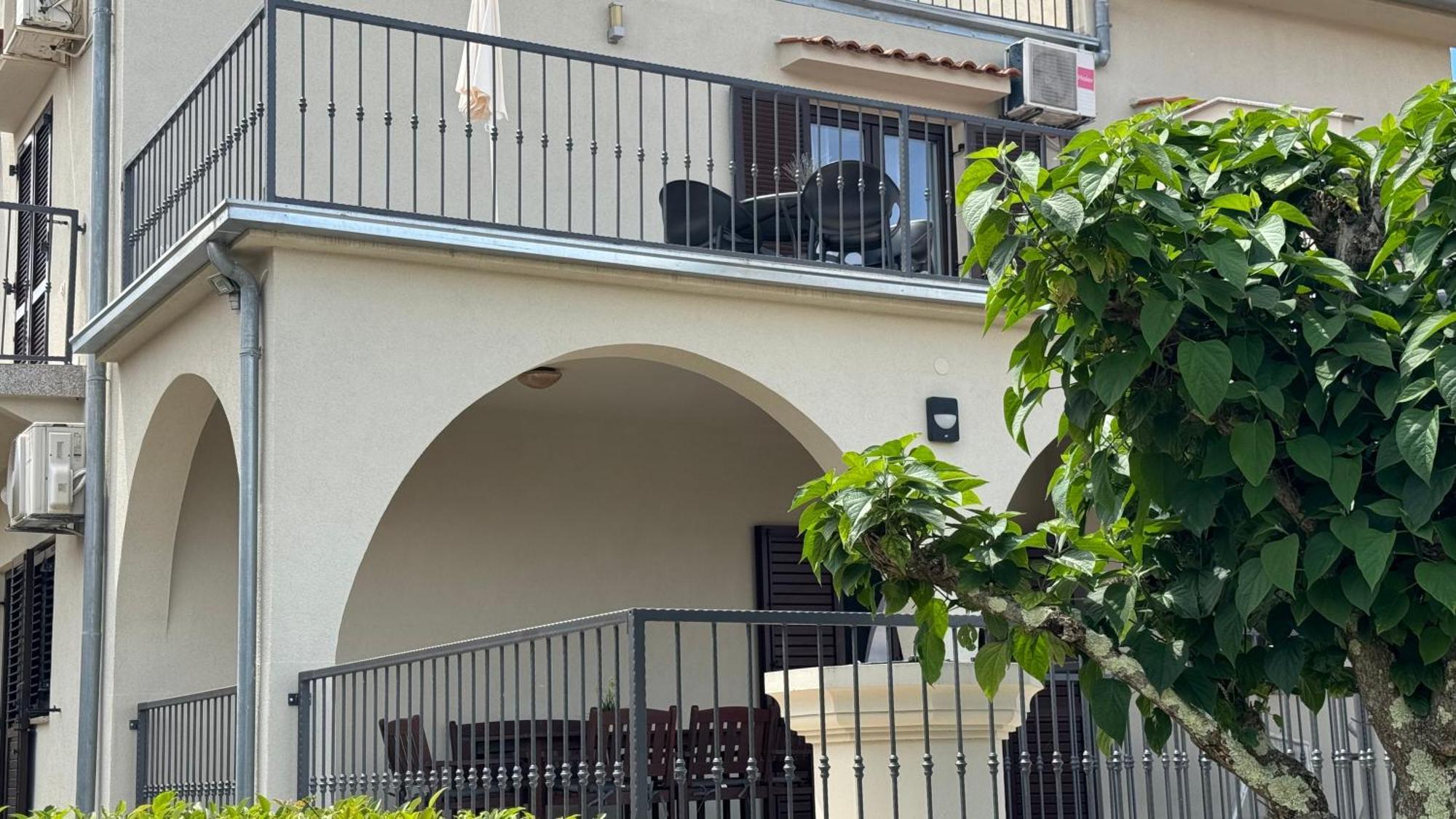 Apartments Ein Haus In Der Sonne Malinska Ngoại thất bức ảnh